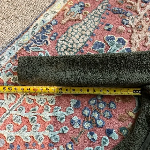 Patagonia Green Teddy Jacket with High Collar - Picture 5 of 15